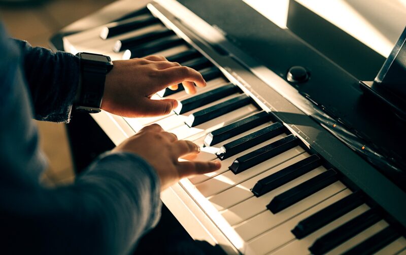 nauka gry na pianinie