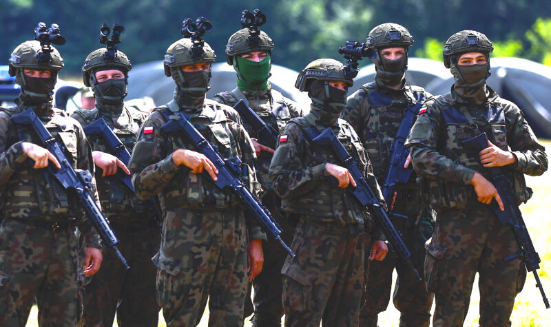 Moskwa atak hybrydowy Białowieża